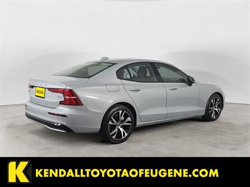 Used 2024 Volvo S60 B5 Core image 5