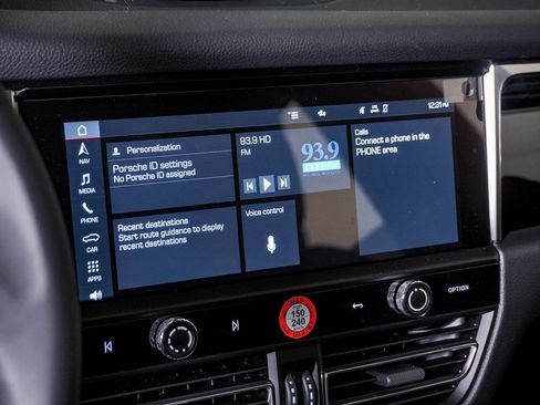 New 2026 Porsche Macan image 22