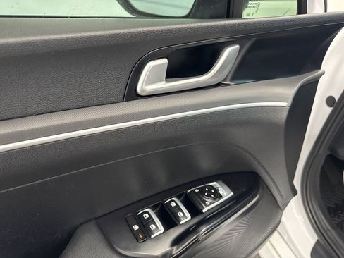 Used 2022 Kia K5 LXS image 10