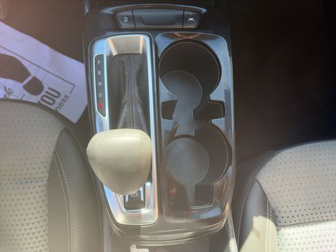 Used 2024 Chevrolet Trax LT FWD image 19