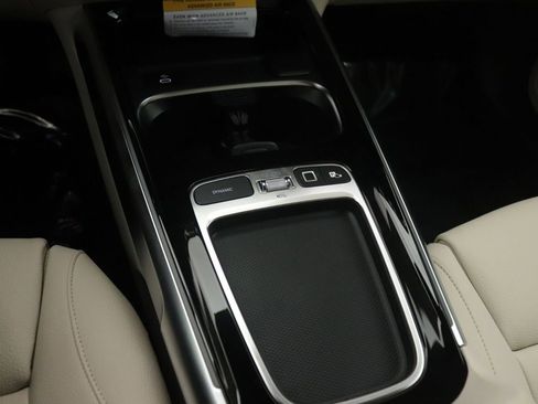 New 2026 Mercedes-Benz GLB 250 image 7