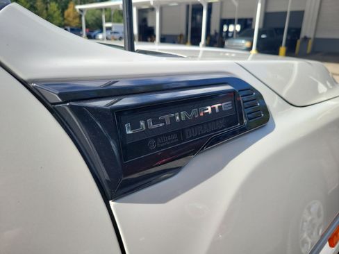 Used 2025 GMC Sierra 2500 Denali Ultimate AWD/4WD image 8