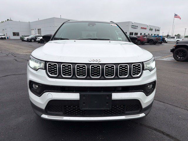 Used 2025 Jeep Compass Limited AWD/4WD image 9