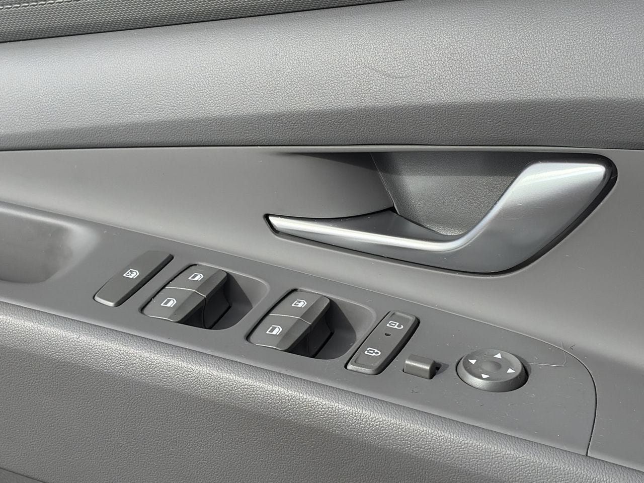Certified 2024 Hyundai Elantra SE FWD image 20