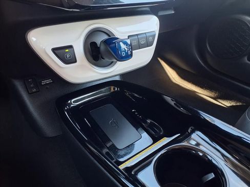Used 2018 Toyota Prius Prime image 29