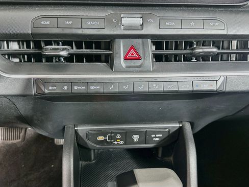 Used 2025 Kia K4 FWD image 23