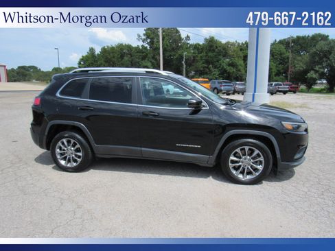 Used 2019 Jeep Cherokee Latitude Plus FWD image 19