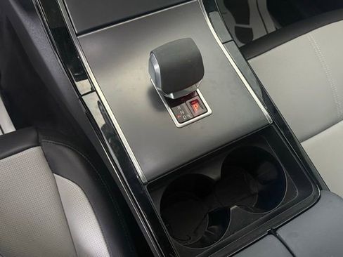 Used 2024 Land Rover Range Rover Velar Dynamic SE image 37