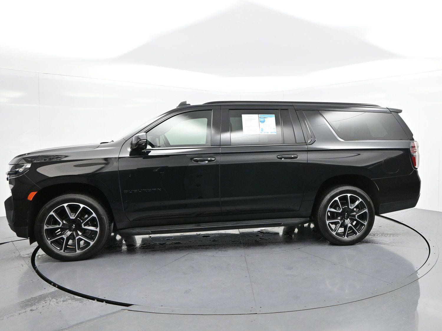 Used 2024 Chevrolet Suburban RST w/ Luxury Package AWD/4WD image 4