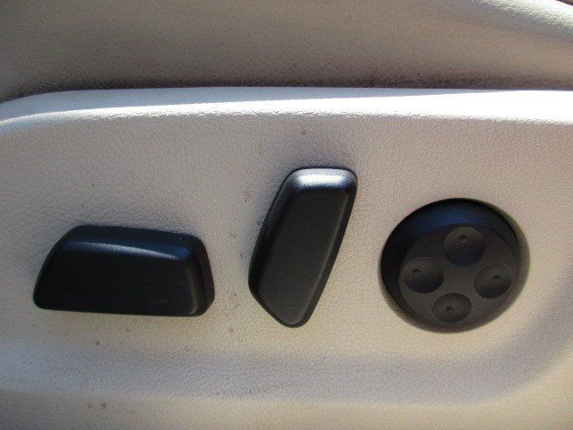 Used 2015 Volkswagen Eos Executive FWD image 19
