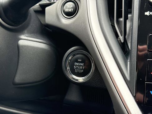 Used 2024 Subaru Crosstrek 2.0i Premium image 13