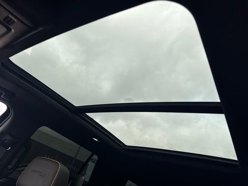 Used 2024 GMC Yukon AT4 w/ Technology Package image 16