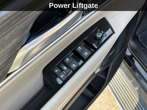 Used 2024 Jeep Wagoneer Series III w/ Premium Group I image 15