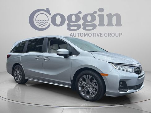 Certified 2025 Honda Odyssey Touring image 7