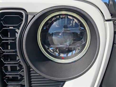 Used 2024 Jeep Wrangler Rubicon w/ Safety Group image 10