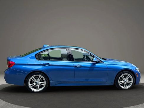Used 2017 BMW 330i xDrive Sedan AWD/4WD image 3