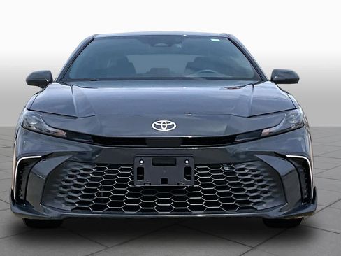 Used 2025 Toyota Camry SE w/ Convenience Package image 4