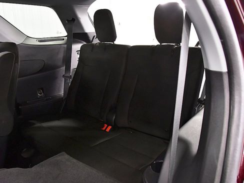 Used 2022 Ford Explorer XLT image 31