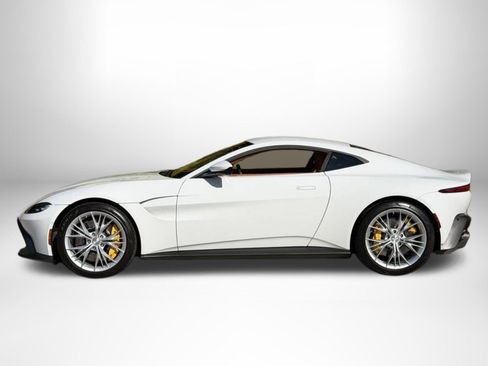 Used 2021 Aston Martin V8 Vantage Coupe RWD image 18