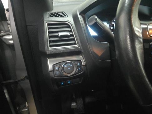 Certified 2018 Ford Explorer XLT w/ Equipment Group 202A FWD image 19