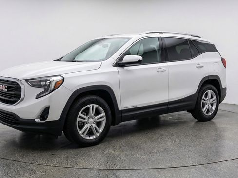 Used 2024 GMC Terrain SLE FWD image 3