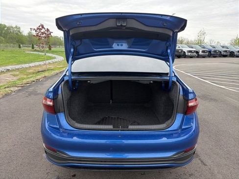 Used 2024 Volkswagen Jetta SE image 10