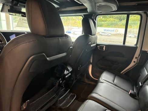 New 2025 Jeep Wrangler Unlimited Rubicon 392 image 12