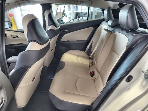 Used 2018 Toyota Prius Four FWD image 22