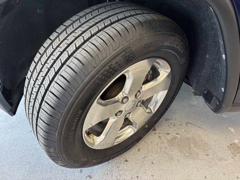 Used 2013 Jeep Grand Cherokee Limited w/ Luxury Group II image 37