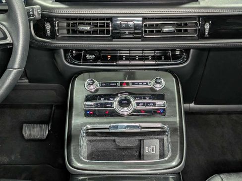 Used 2022 Lincoln Nautilus AWD w/ Premium Package image 19