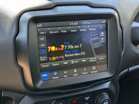 Used 2023 Jeep Renegade Latitude AWD/4WD image 18