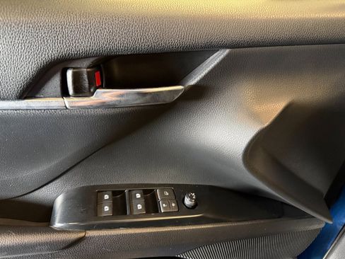 Used 2019 Toyota Camry LE image 18