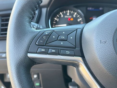 Used 2019 Nissan Rogue SL w/ Premium Package image 35