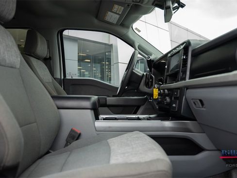 Used 2023 Ford F250 XLT w/ FX4 Off-Road Package image 15