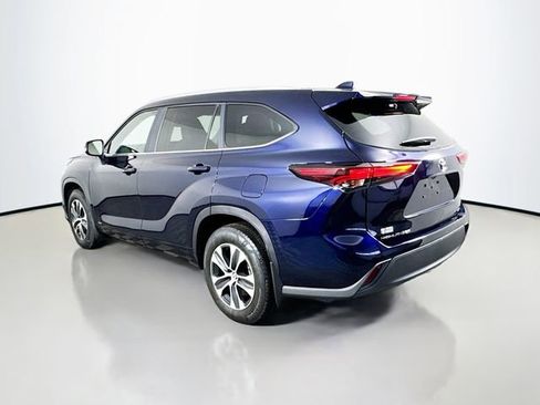 New 2026 Toyota Highlander XLE image 6