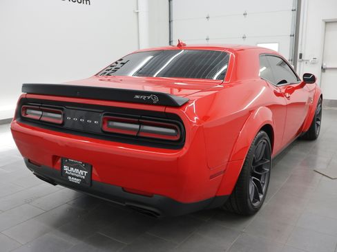 Used 2018 Dodge Challenger SRT Hellcat RWD image 5