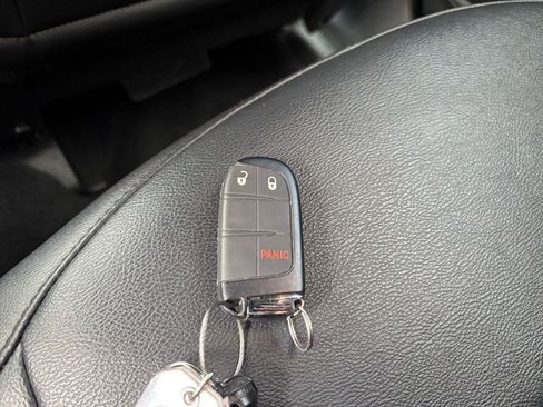 Used 2025 Jeep Compass Trailhawk AWD/4WD image 21