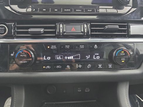 Used 2023 Nissan Pathfinder SL w/ SL Premium Package AWD/4WD image 30