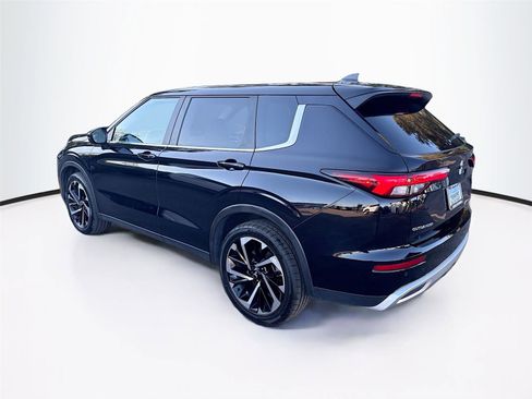 Used 2024 Mitsubishi Outlander SE image 5