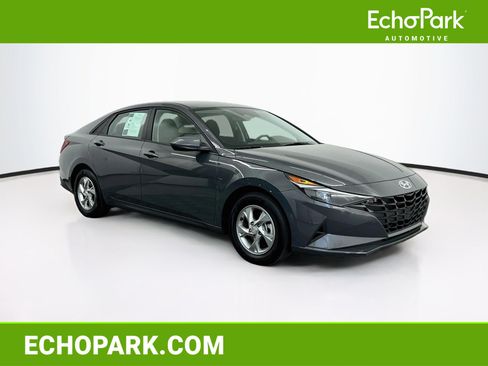 Used 2023 Hyundai Elantra SE w/ Cargo Package FWD image 1