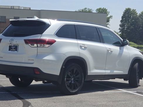 Used 2019 Toyota Highlander SE AWD/4WD image 8