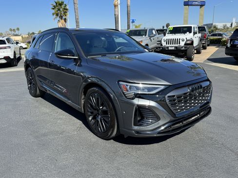 Used 2024 Audi Q8 e-tron Prestige w/ Prestige Package image 2