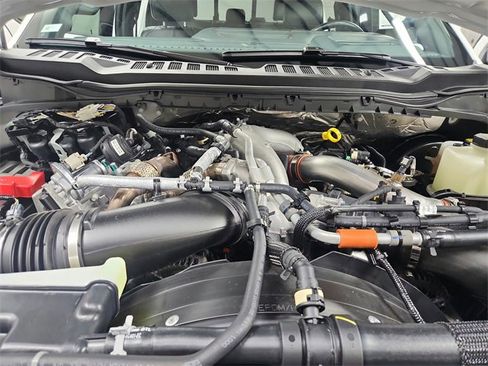Used 2025 Ford F250 Platinum image 17