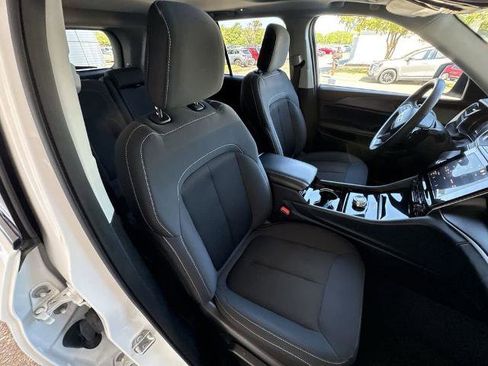 Used 2023 Jeep Grand Cherokee Laredo w/ Luxury Tech Group I AWD/4WD image 28