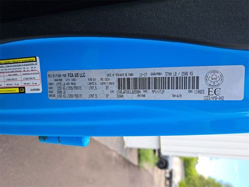 Used 2018 Jeep Wrangler Unlimited Rubicon w/ Connectivity Group image 33