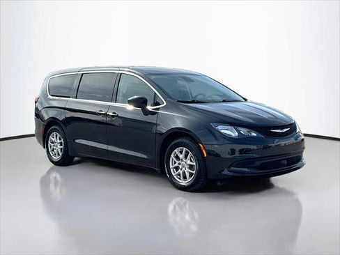 Certified 2023 Chrysler Voyager LX image 1