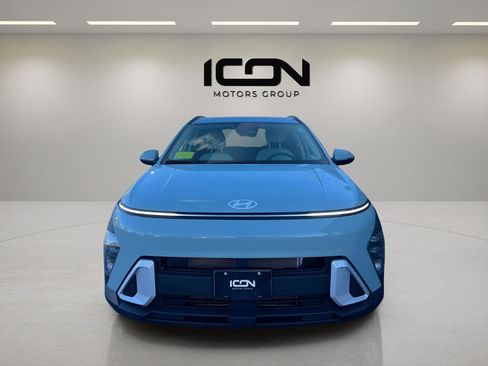 Used 2025 Hyundai Kona SEL image 2