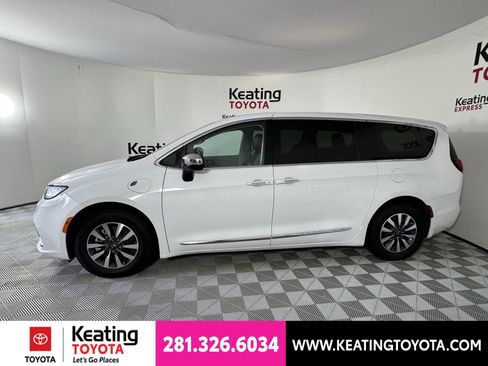 Used 2023 Chrysler Pacifica Limited FWD image 8