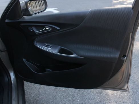 Used 2020 Chevrolet Malibu LT FWD image 25