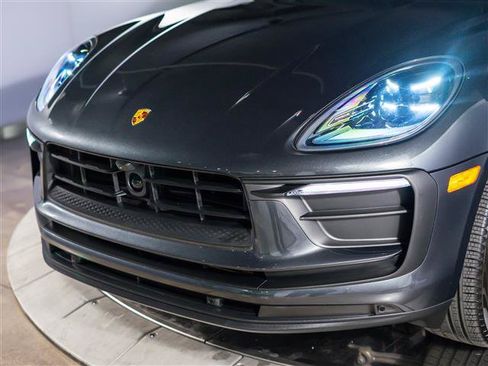 Used 2026 Porsche Macan AWD/4WD image 12